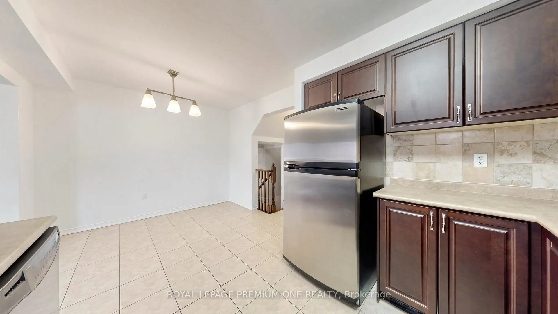 Photo 8 of 108 Argento Crescent, Vaughan, Vellore Village — HOMEH