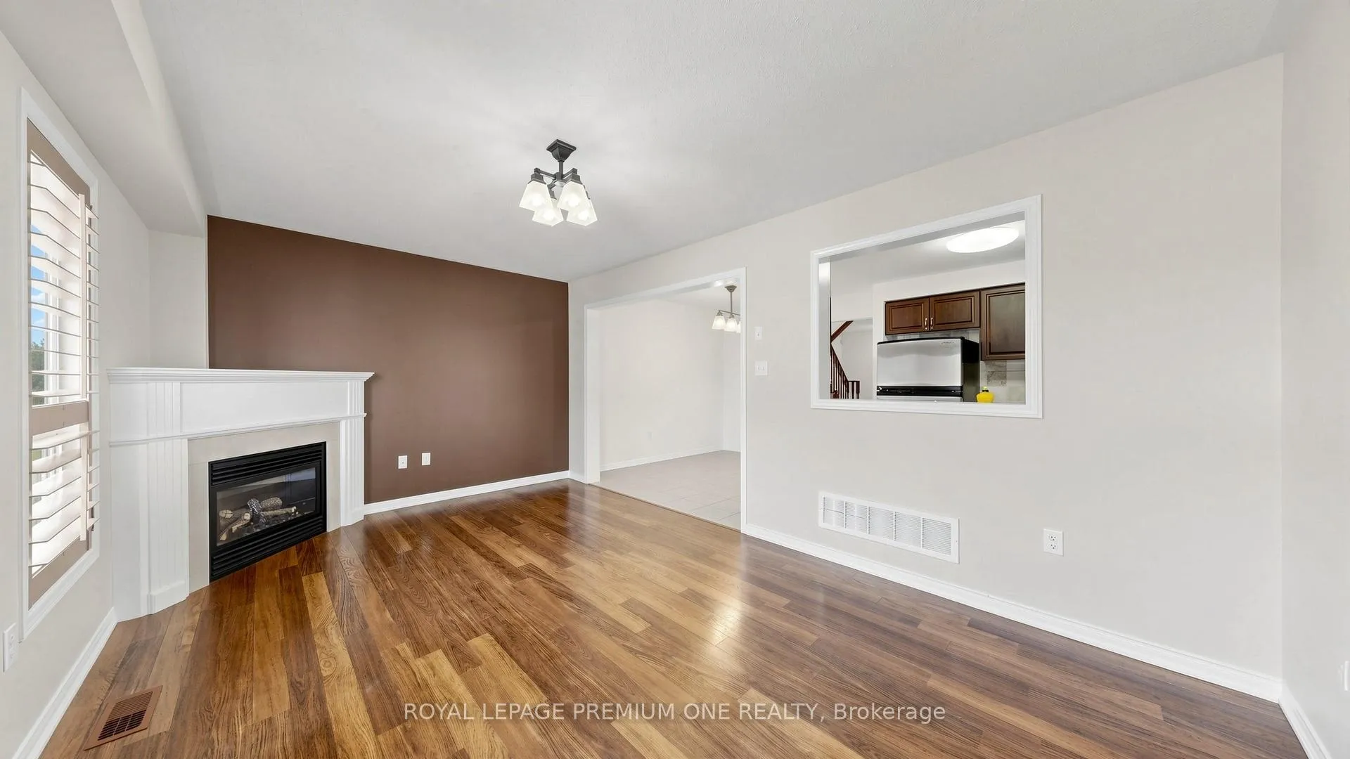 Photo 14 of 108 Argento Crescent, Vaughan, Vellore Village — HOMEH