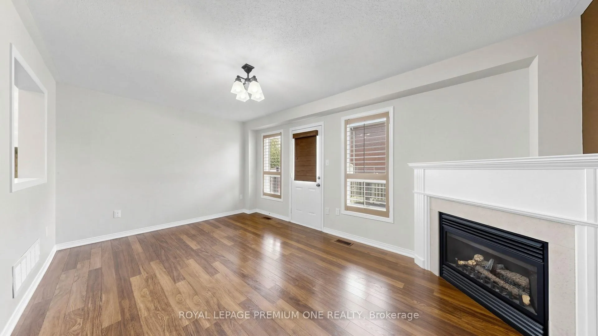 Photo 16 of 108 Argento Crescent, Vaughan, Vellore Village — HOMEH