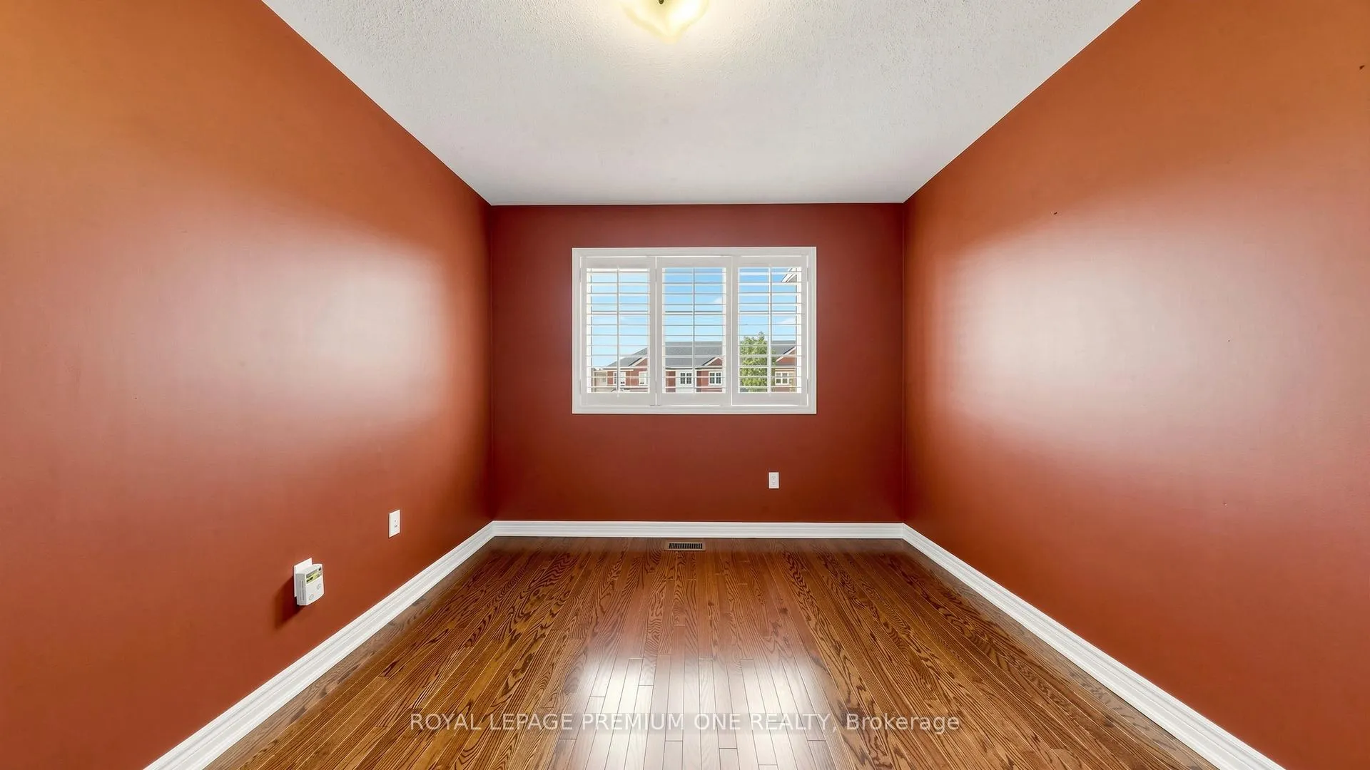 Photo 29 of 108 Argento Crescent, Vaughan, Vellore Village — HOMEH
