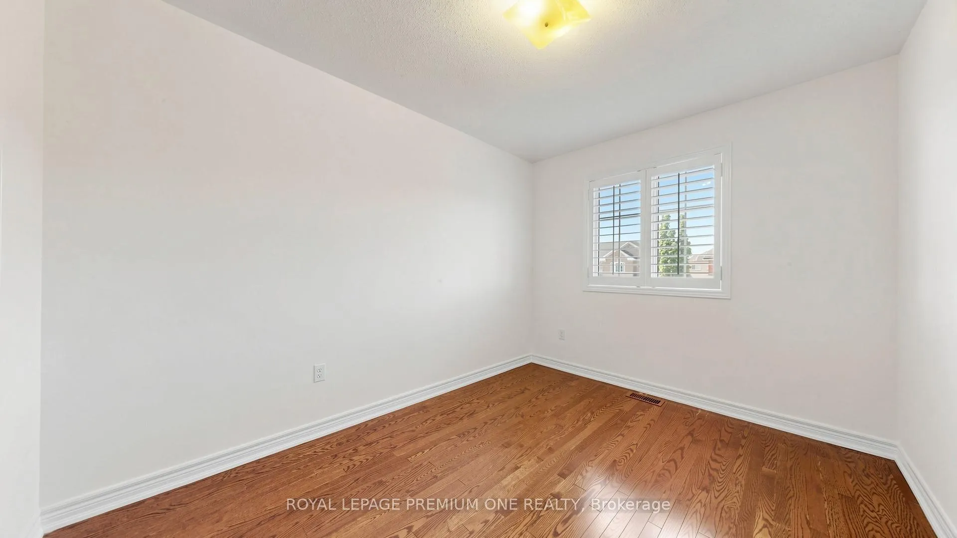Photo 32 of 108 Argento Crescent, Vaughan, Vellore Village — HOMEH