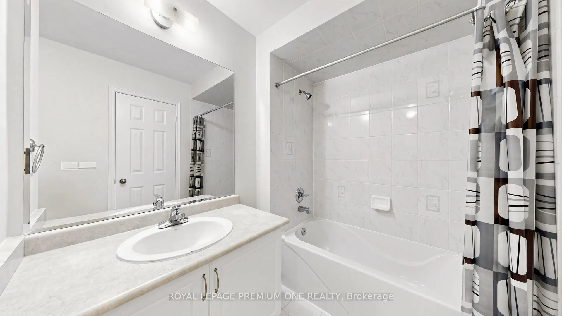 Photo 34 of 108 Argento Crescent, Vaughan, Vellore Village — HOMEH