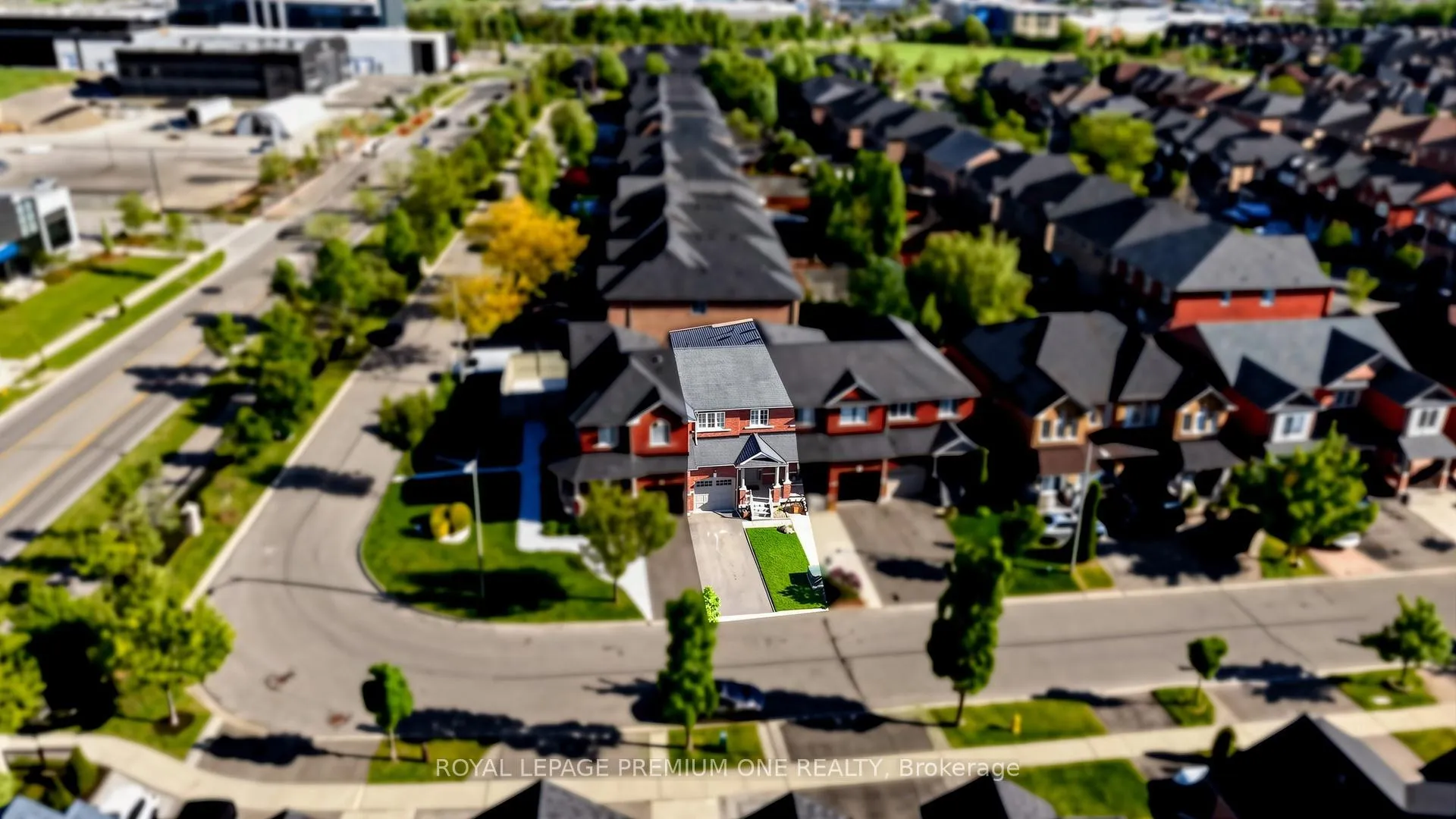 Photo 43 of 108 Argento Crescent, Vaughan, Vellore Village — HOMEH