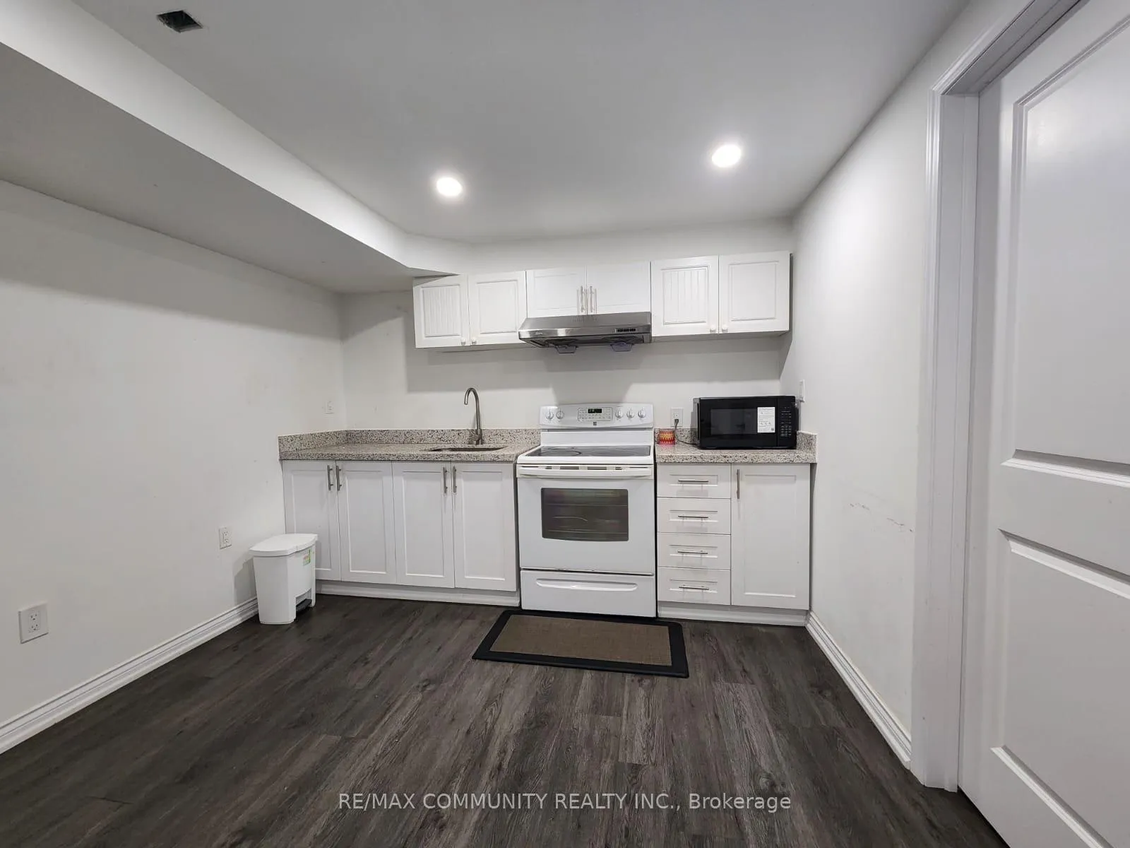 Photo 3 of 7 Wolverine Way, Scarborough, Rouge — HOMEH