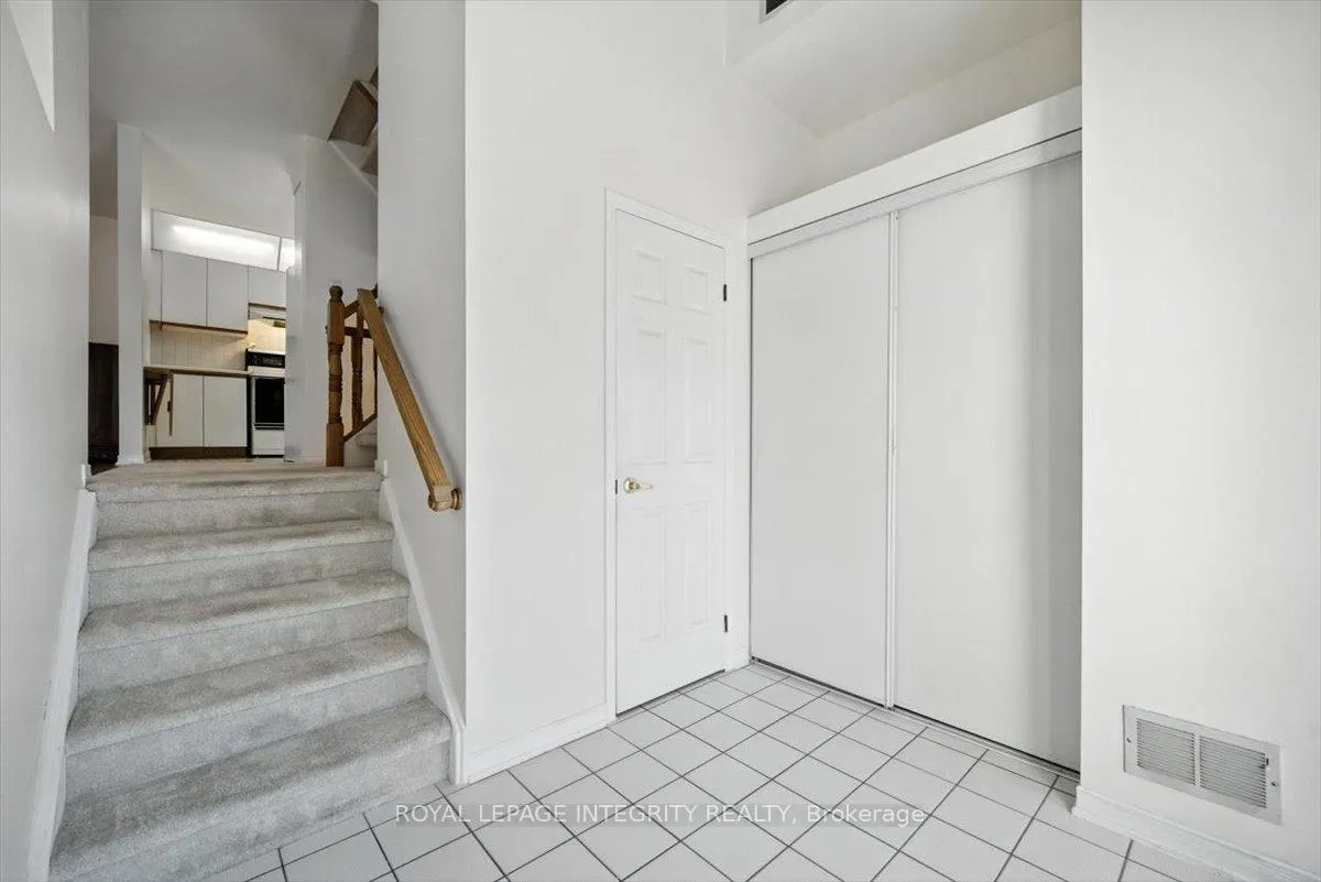 Photo 4 of 17 Columbus Avenue, Ottawa, Overbrook — HOMEH