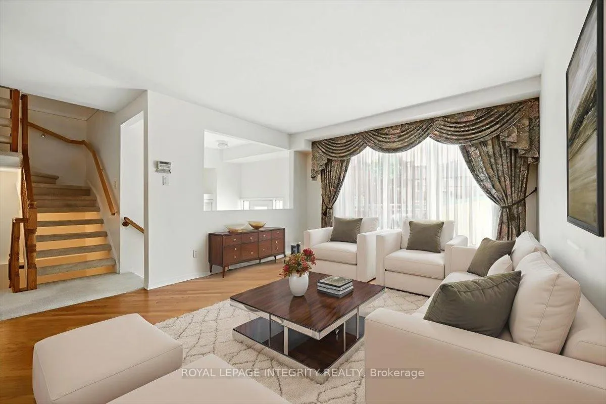 Photo 8 of 17 Columbus Avenue, Ottawa, Overbrook — HOMEH