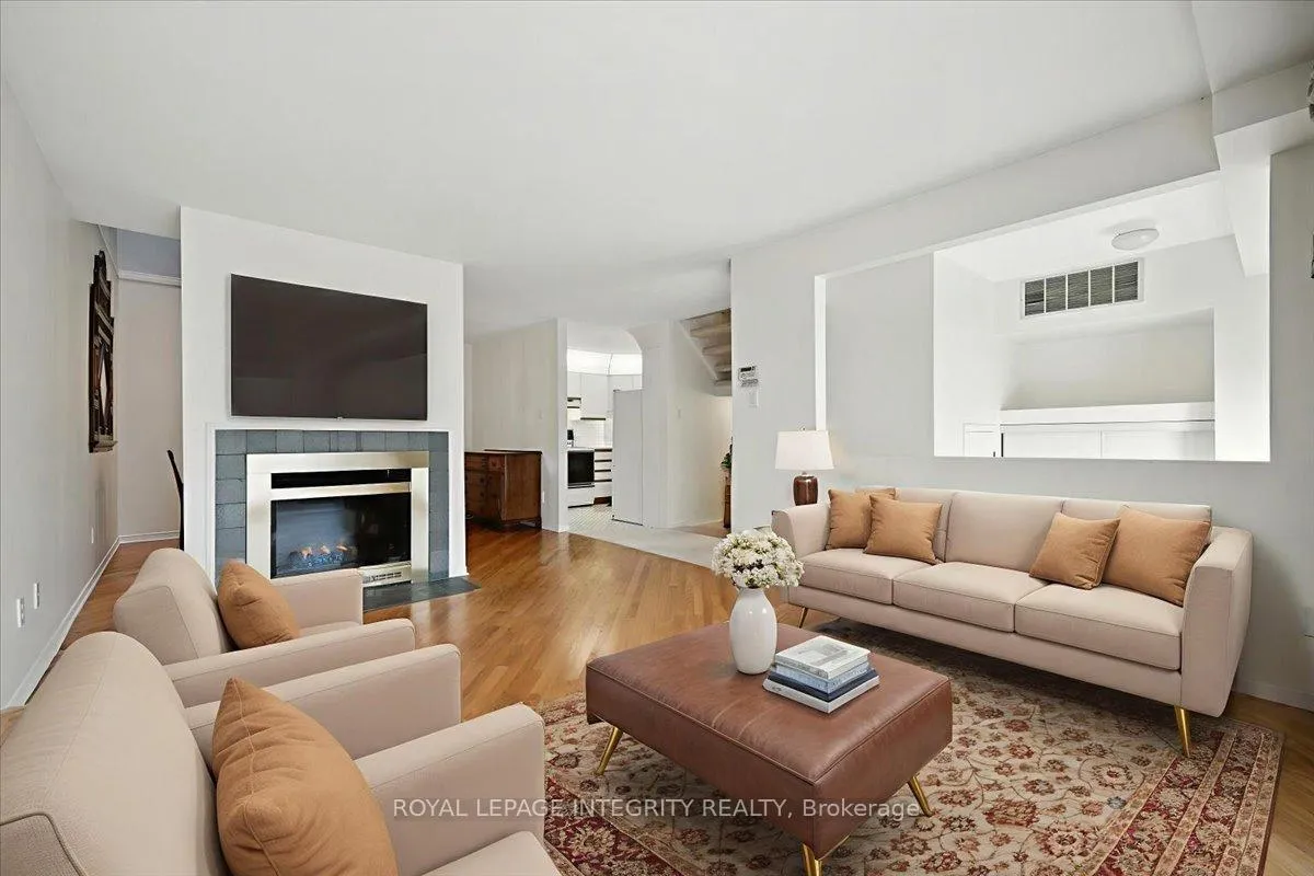 Photo 9 of 17 Columbus Avenue, Ottawa, Overbrook — HOMEH
