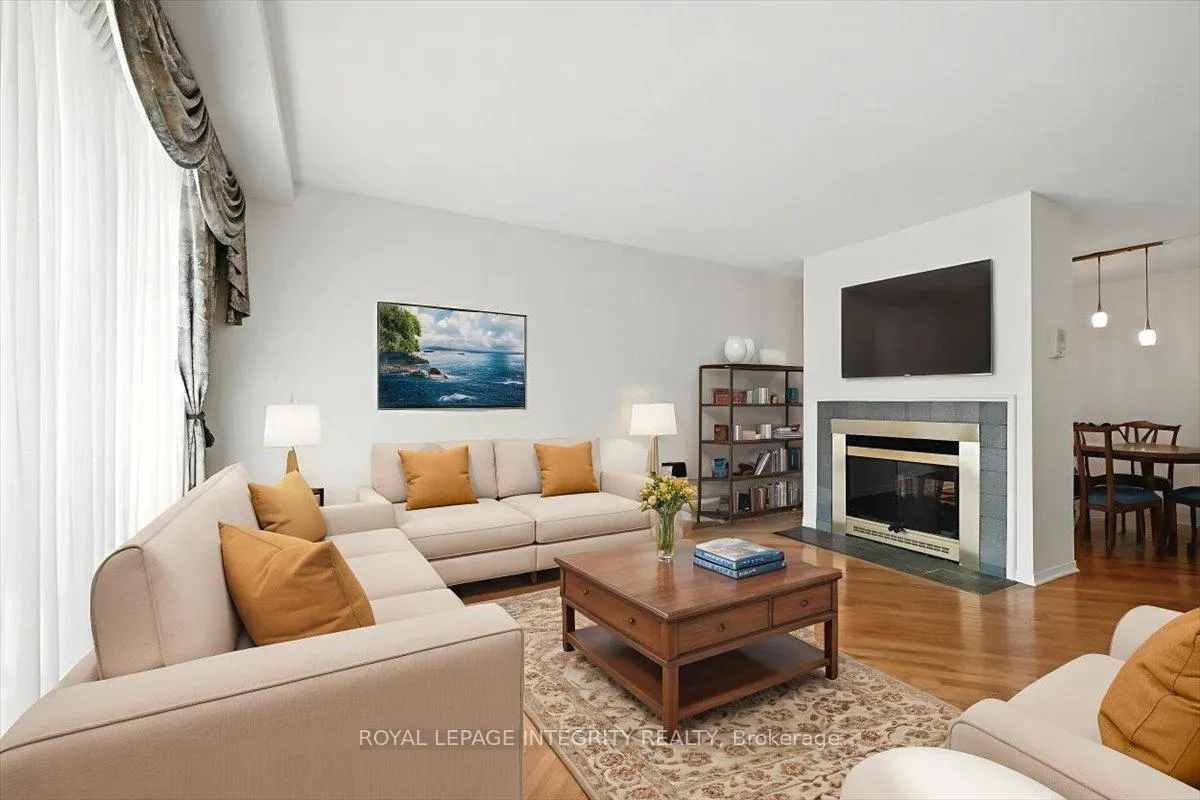 Photo 10 of 17 Columbus Avenue, Ottawa, Overbrook — HOMEH