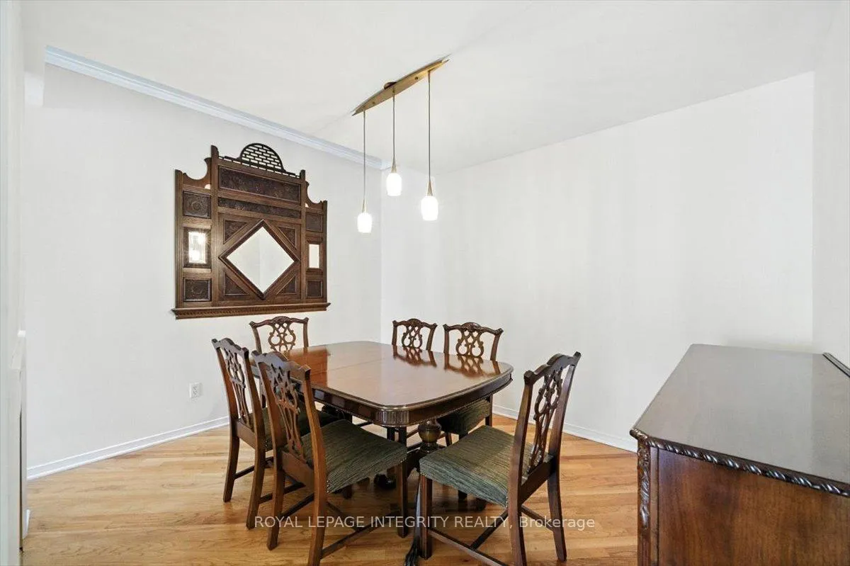 Photo 12 of 17 Columbus Avenue, Ottawa, Overbrook — HOMEH