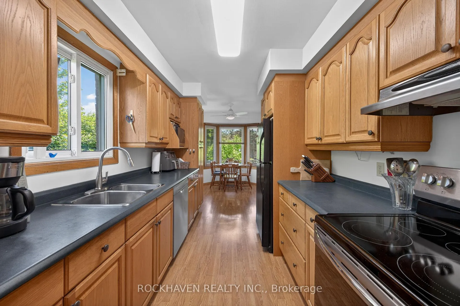 Photo 8 of 82 Braeheid Avenue, Hamilton, Waterdown — HOMEH