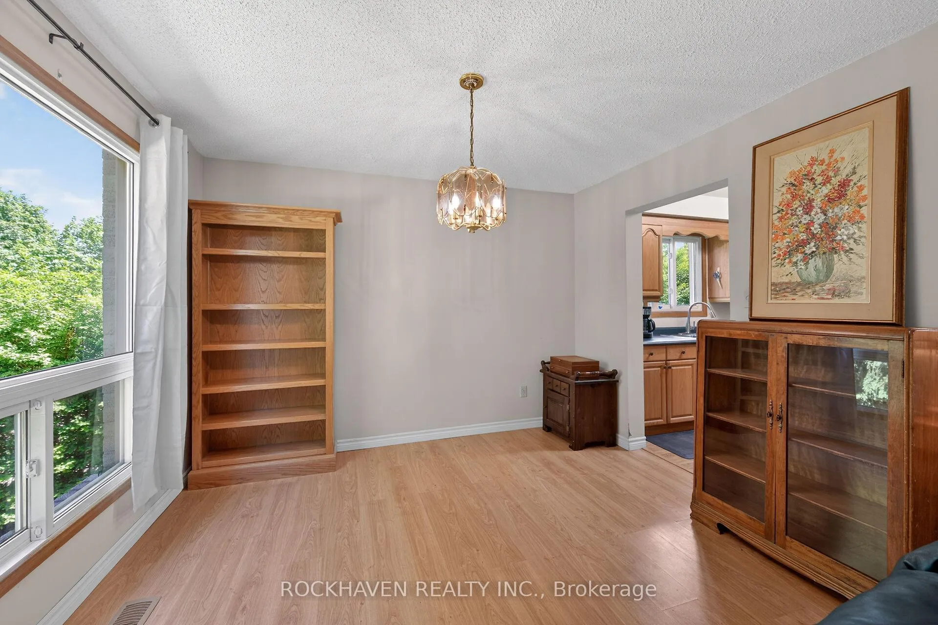 Photo 13 of 82 Braeheid Avenue, Hamilton, Waterdown — HOMEH