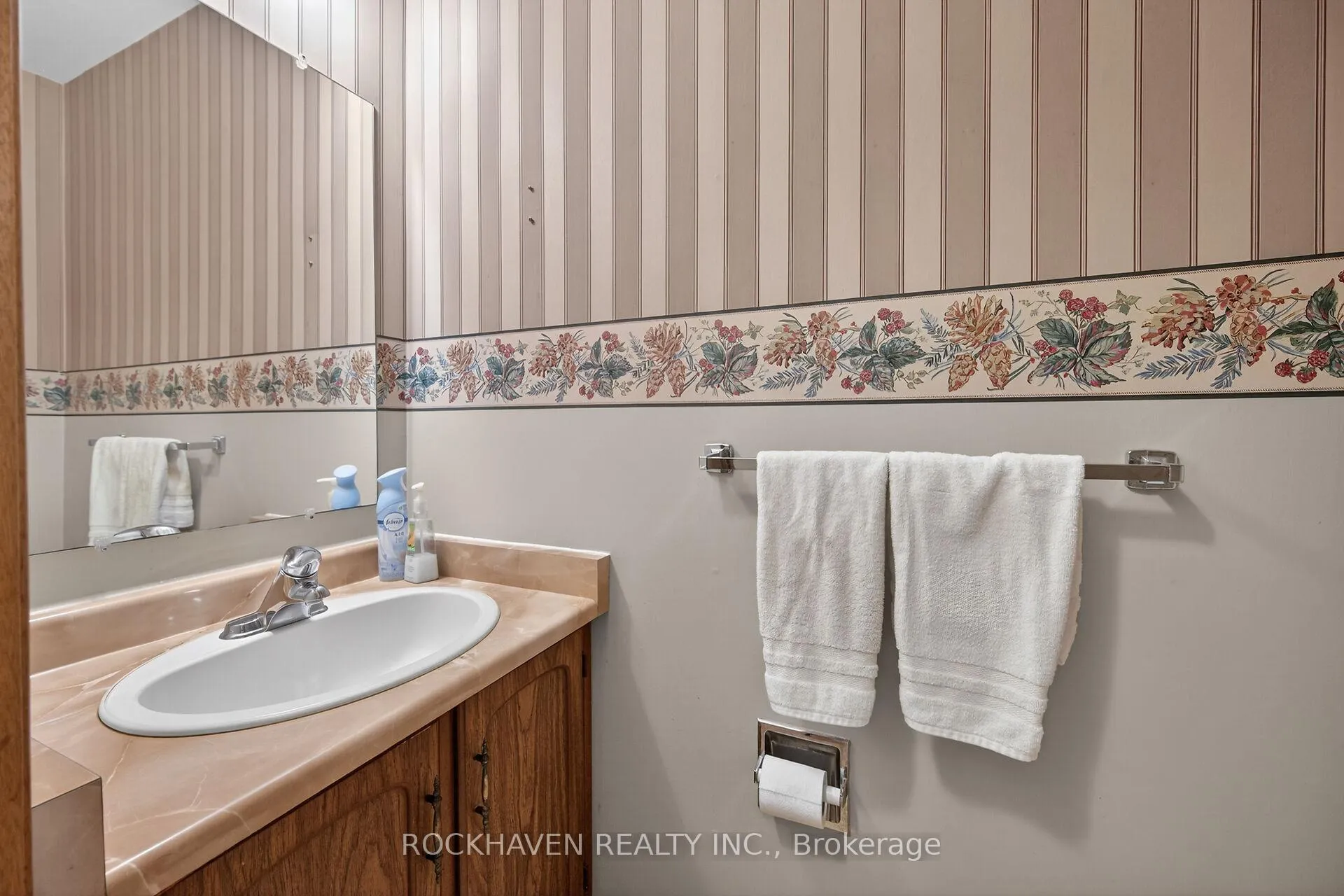 Photo 21 of 82 Braeheid Avenue, Hamilton, Waterdown — HOMEH