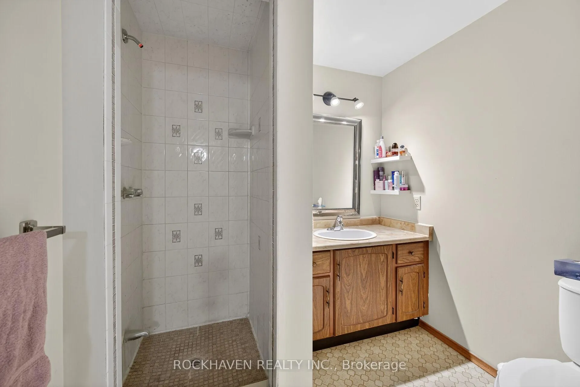 Photo 27 of 82 Braeheid Avenue, Hamilton, Waterdown — HOMEH