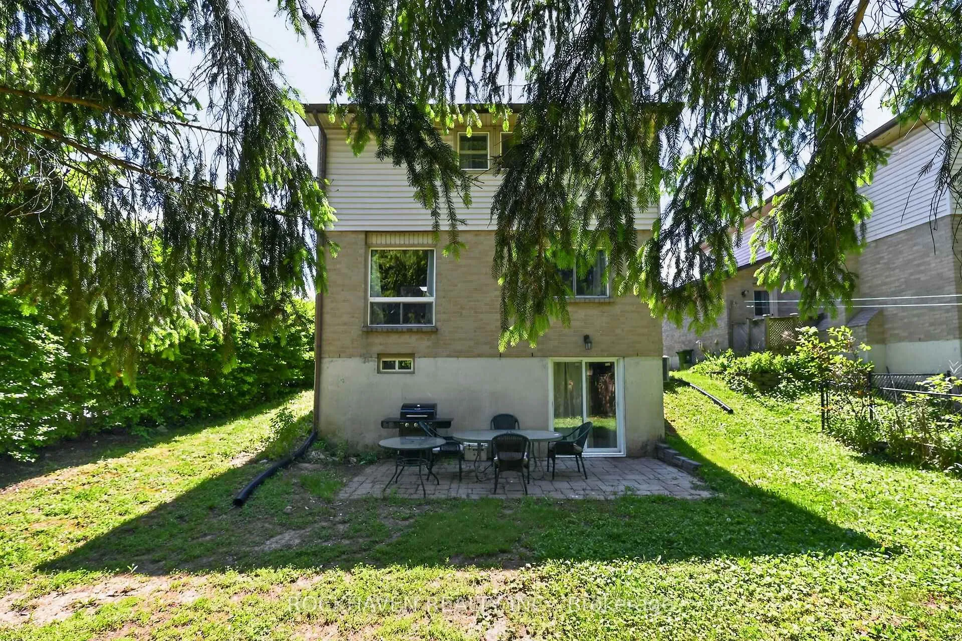 Photo 37 of 82 Braeheid Avenue, Hamilton, Waterdown — HOMEH