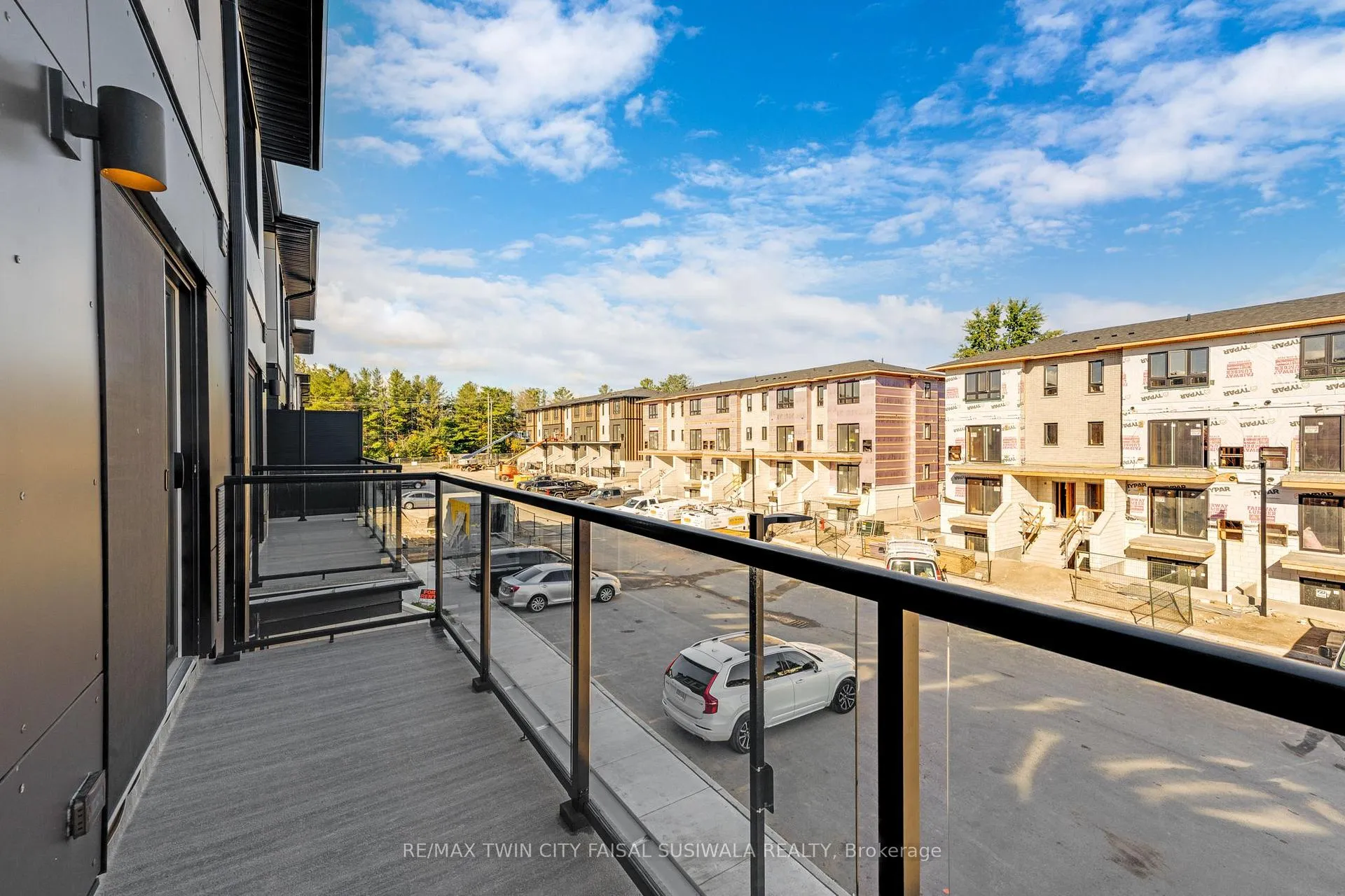 Photo 13 of Unit e5, 410 Northfield Drive W, Waterloo, Colonial Acres — HOMEH