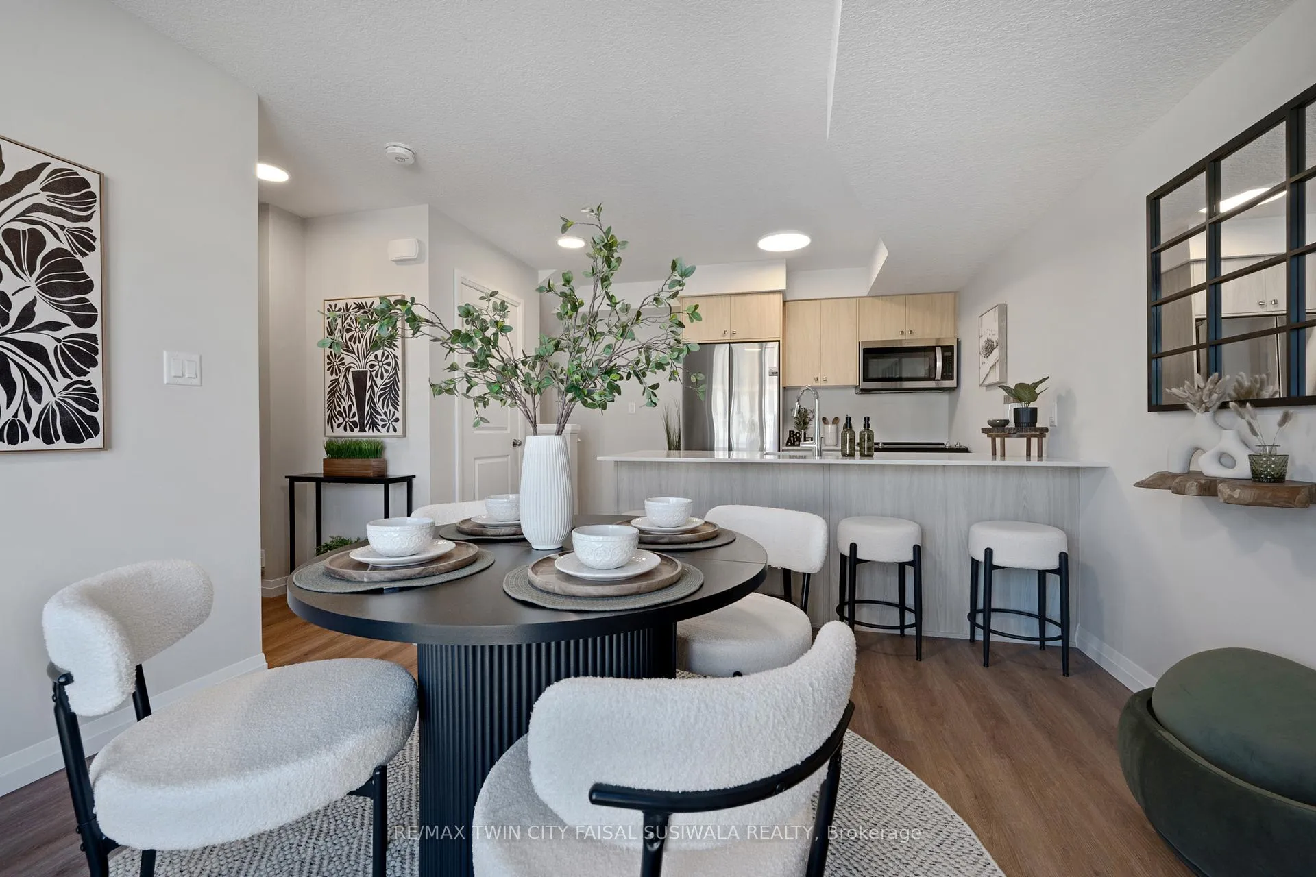Photo 14 of Unit e5, 410 Northfield Drive W, Waterloo, Colonial Acres — HOMEH