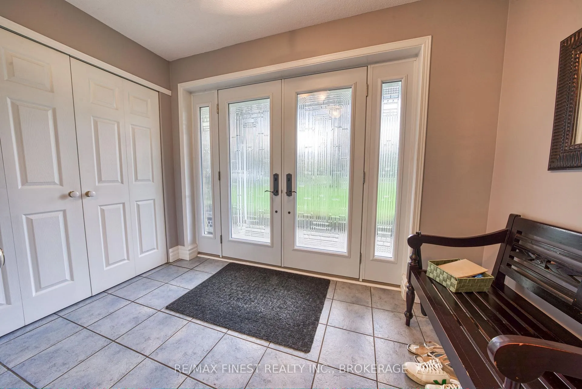 Photo 2 of 1861 Burbrook Road, Kingston, City North of 401 — HOMEH
