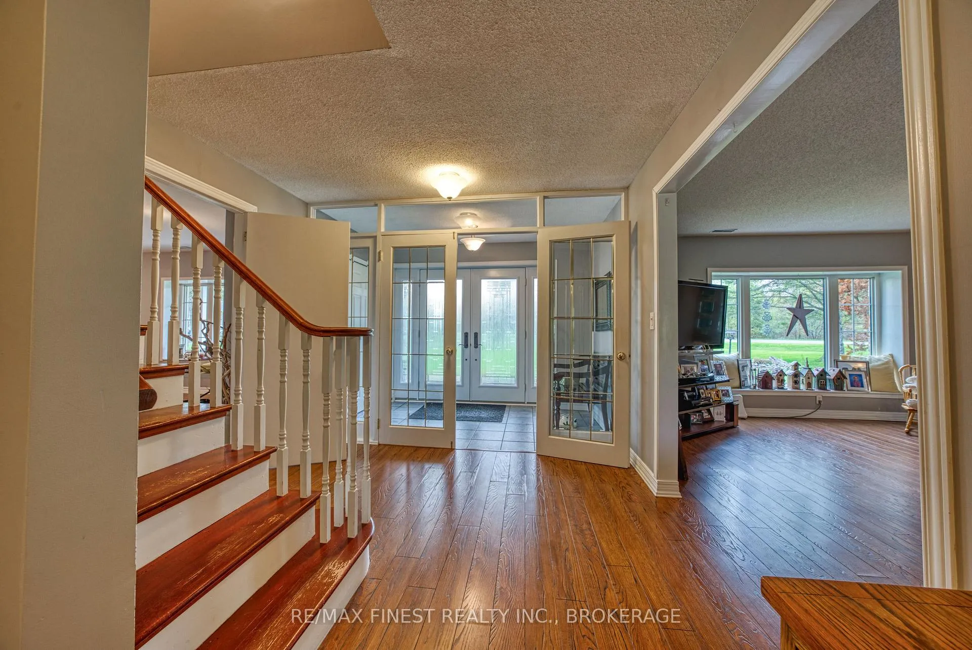 Photo 3 of 1861 Burbrook Road, Kingston, City North of 401 — HOMEH