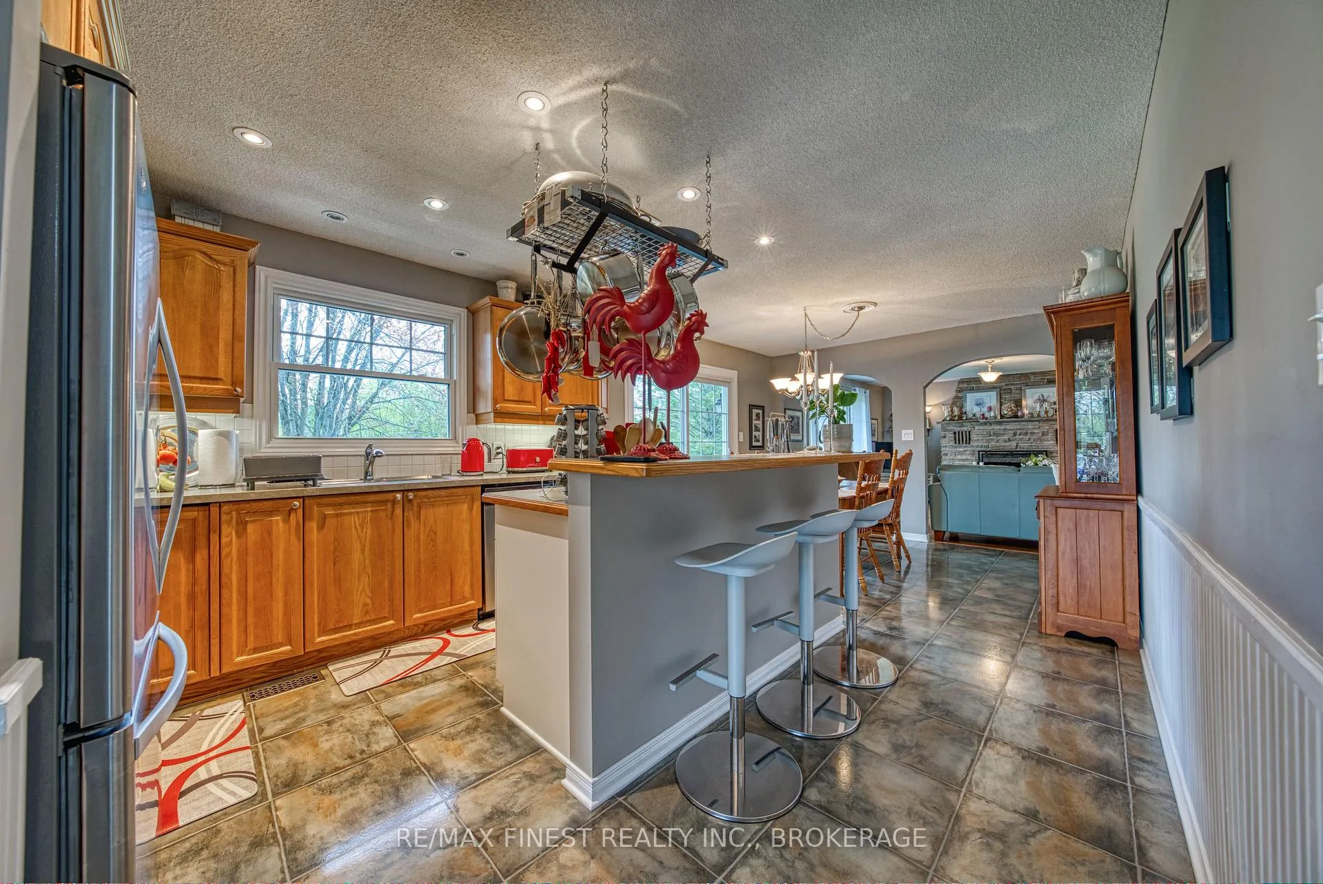 Photo 5 of 1861 Burbrook Road, Kingston, City North of 401 — HOMEH