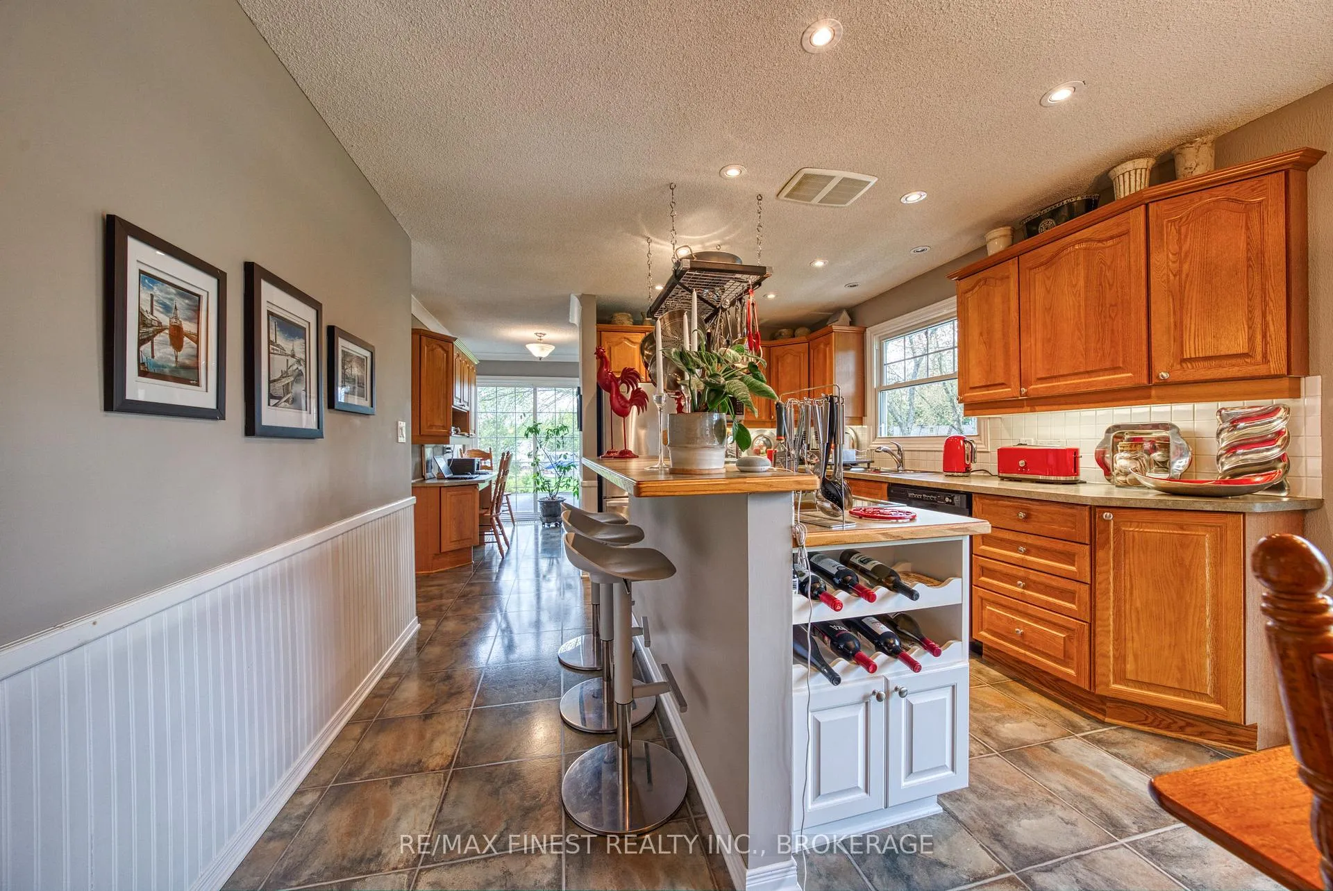 Photo 6 of 1861 Burbrook Road, Kingston, City North of 401 — HOMEH