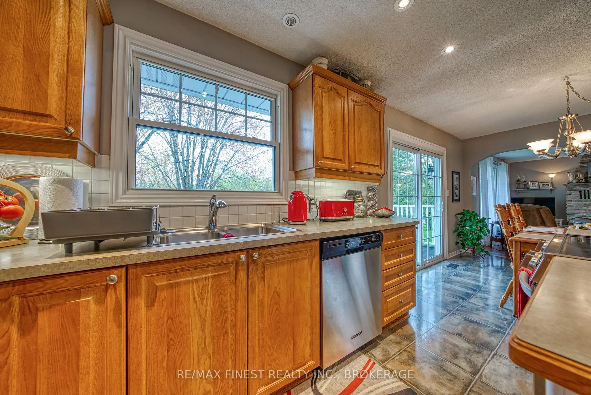 Photo 9 of 1861 Burbrook Road, Kingston, City North of 401 — HOMEH