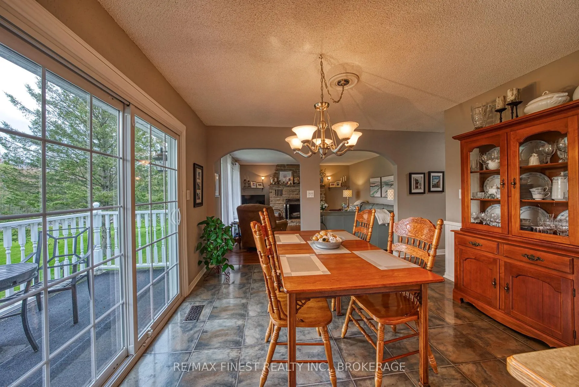 Photo 10 of 1861 Burbrook Road, Kingston, City North of 401 — HOMEH