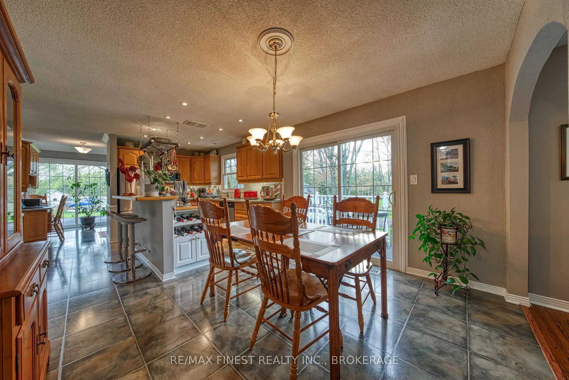 Photo 11 of 1861 Burbrook Road, Kingston, City North of 401 — HOMEH