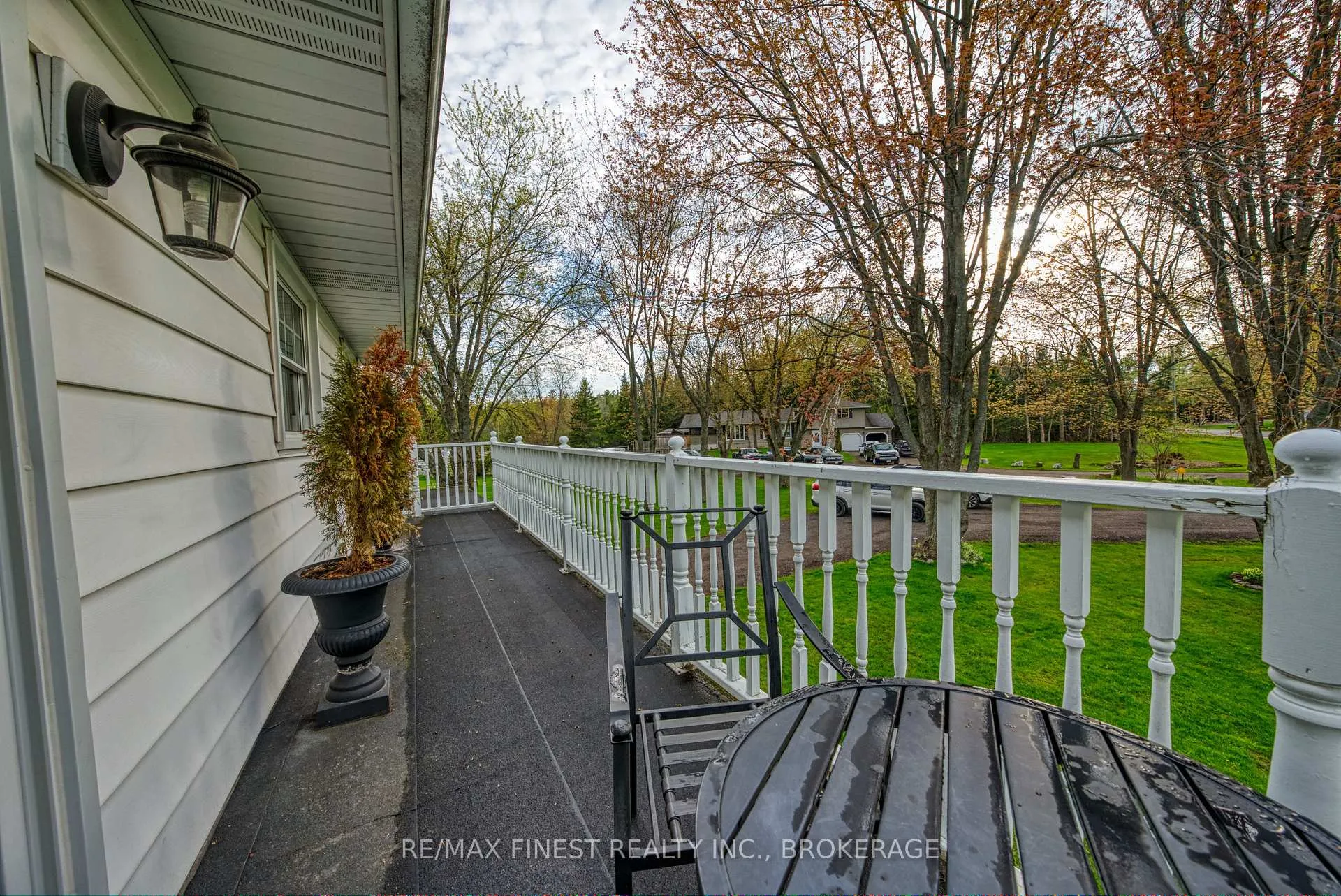 Photo 13 of 1861 Burbrook Road, Kingston, City North of 401 — HOMEH