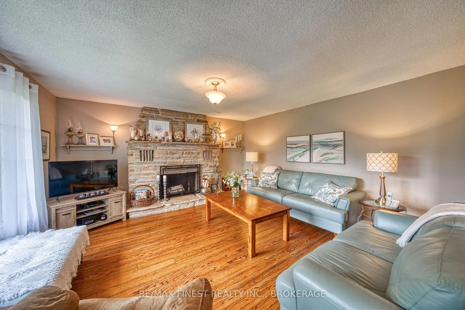 Photo 17 of 1861 Burbrook Road, Kingston, City North of 401 — HOMEH