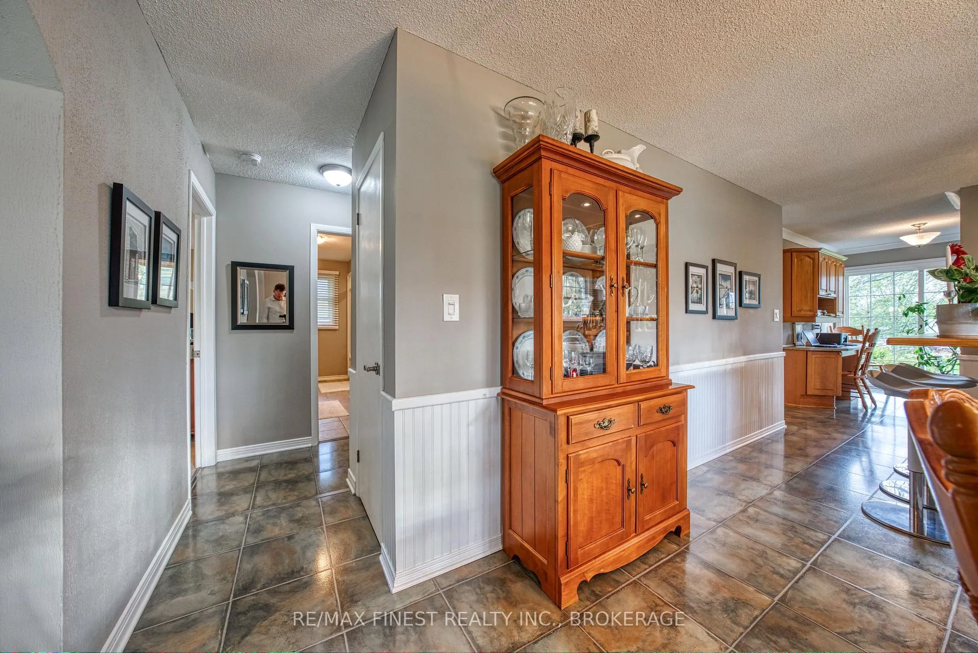Photo 20 of 1861 Burbrook Road, Kingston, City North of 401 — HOMEH