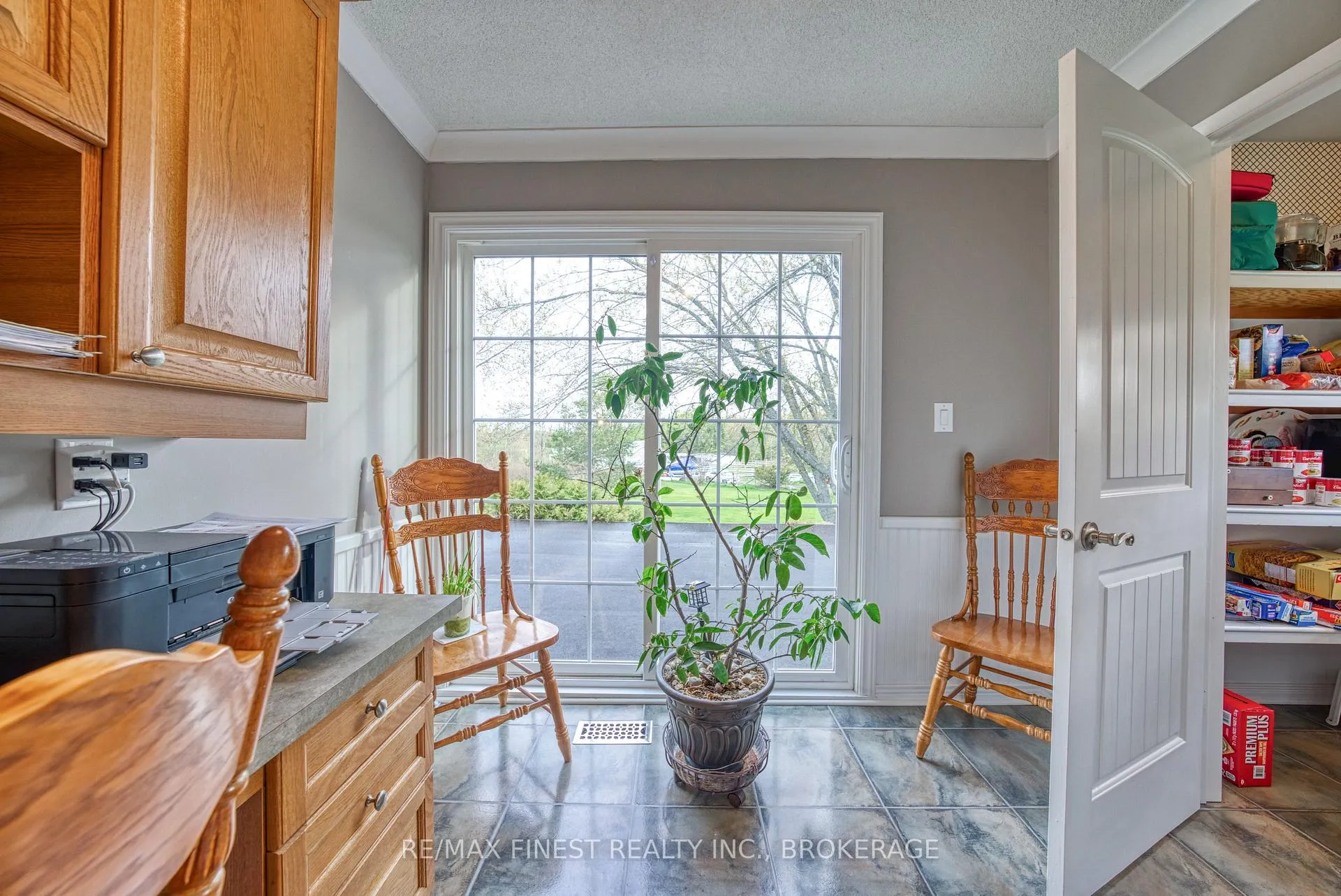 Photo 29 of 1861 Burbrook Road, Kingston, City North of 401 — HOMEH