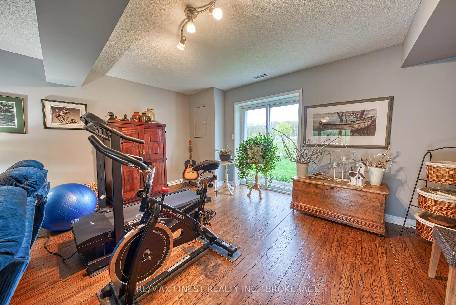 Photo 37 of 1861 Burbrook Road, Kingston, City North of 401 — HOMEH