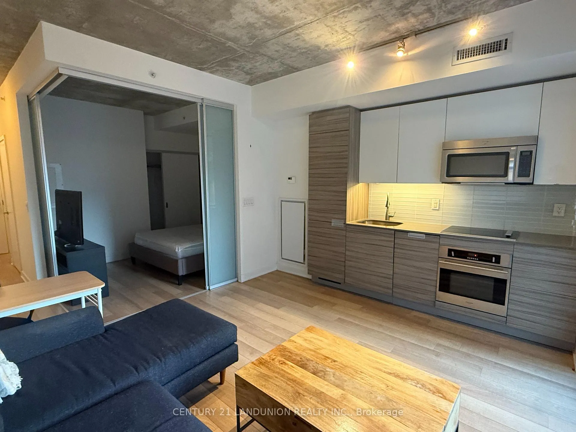 Photo 2 of Unit 712, 210 Simcoe Street, Toronto, Kensington-Chinatown — HOMEH