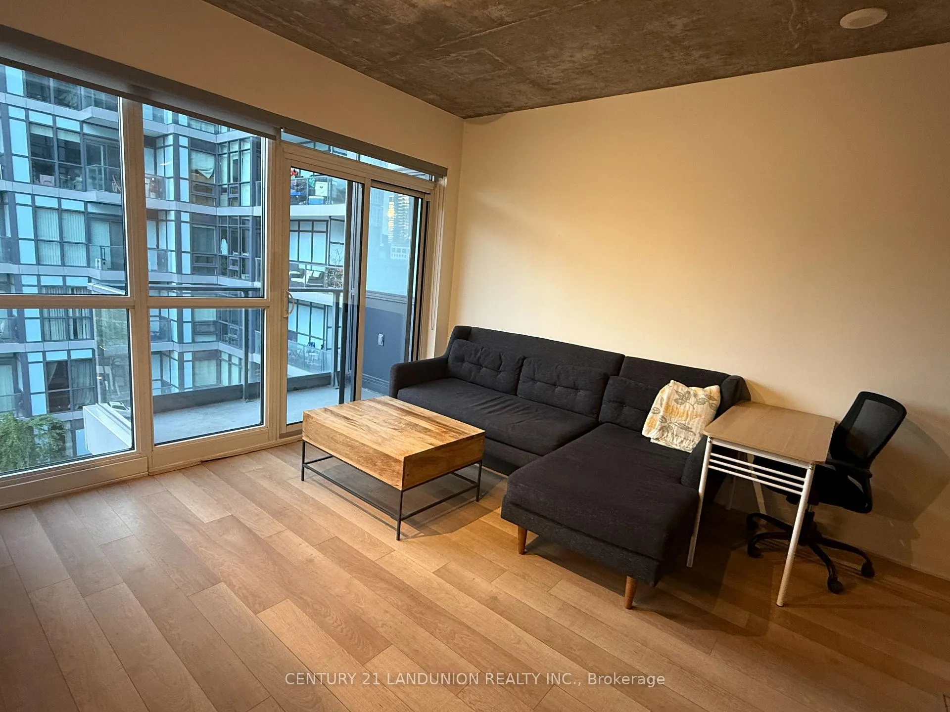 Photo 4 of Unit 712, 210 Simcoe Street, Toronto, Kensington-Chinatown — HOMEH