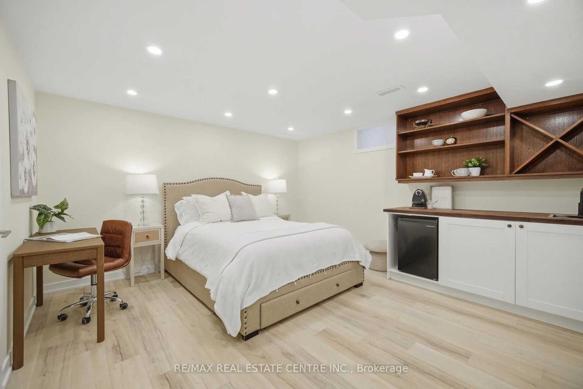 Photo 43 of 5388 Kindos Street, Burlington, Orchard — HOMEH