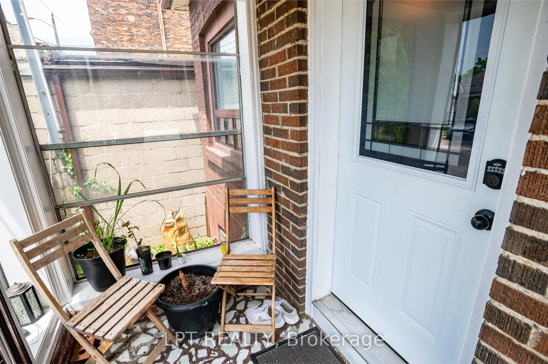 Photo 4 of 541 Vaughan Road, Toronto, Oakwood Village — HOMEH