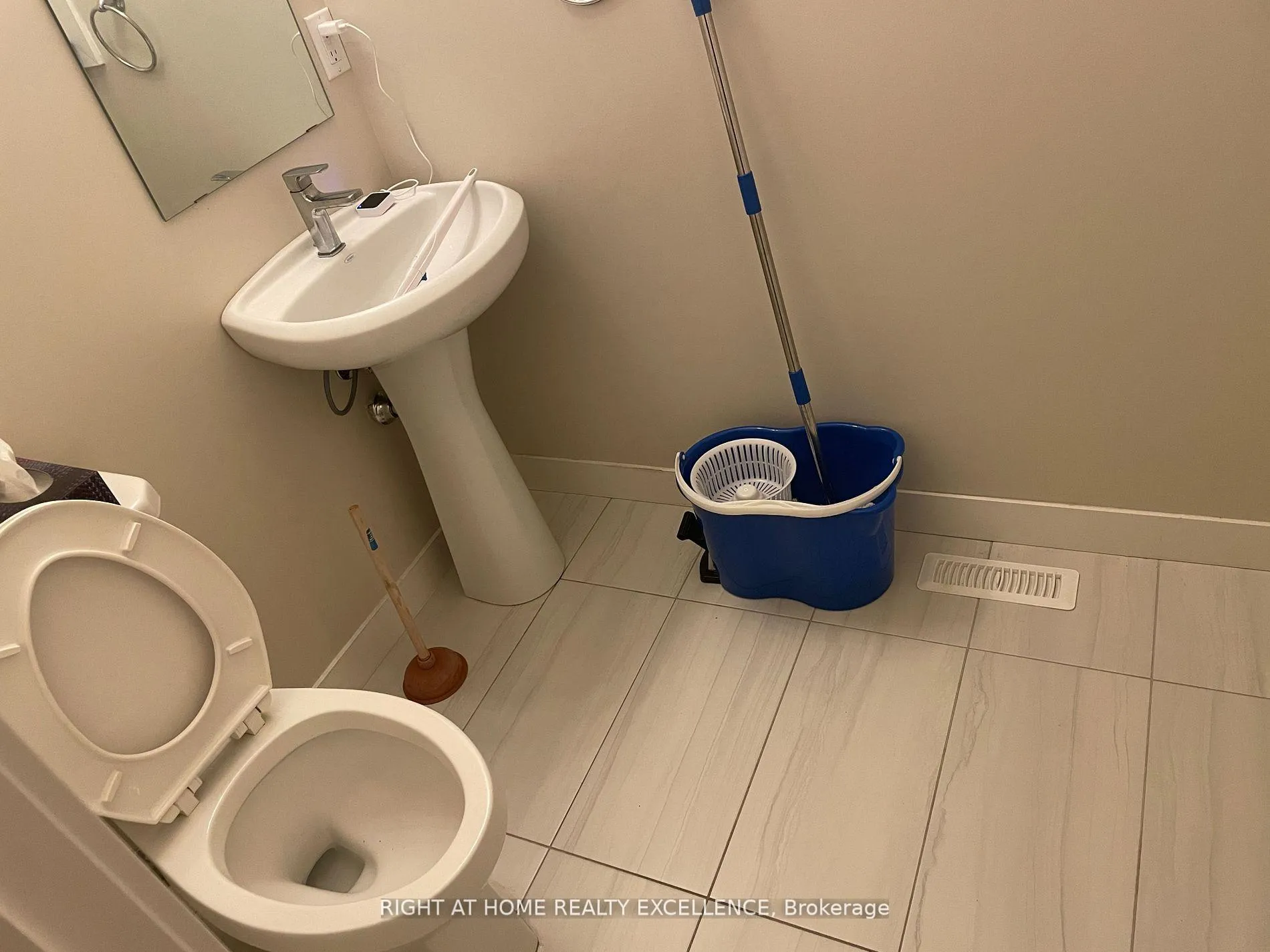 Photo 12 of 893 Sarnia Road, London, North M — HOMEH