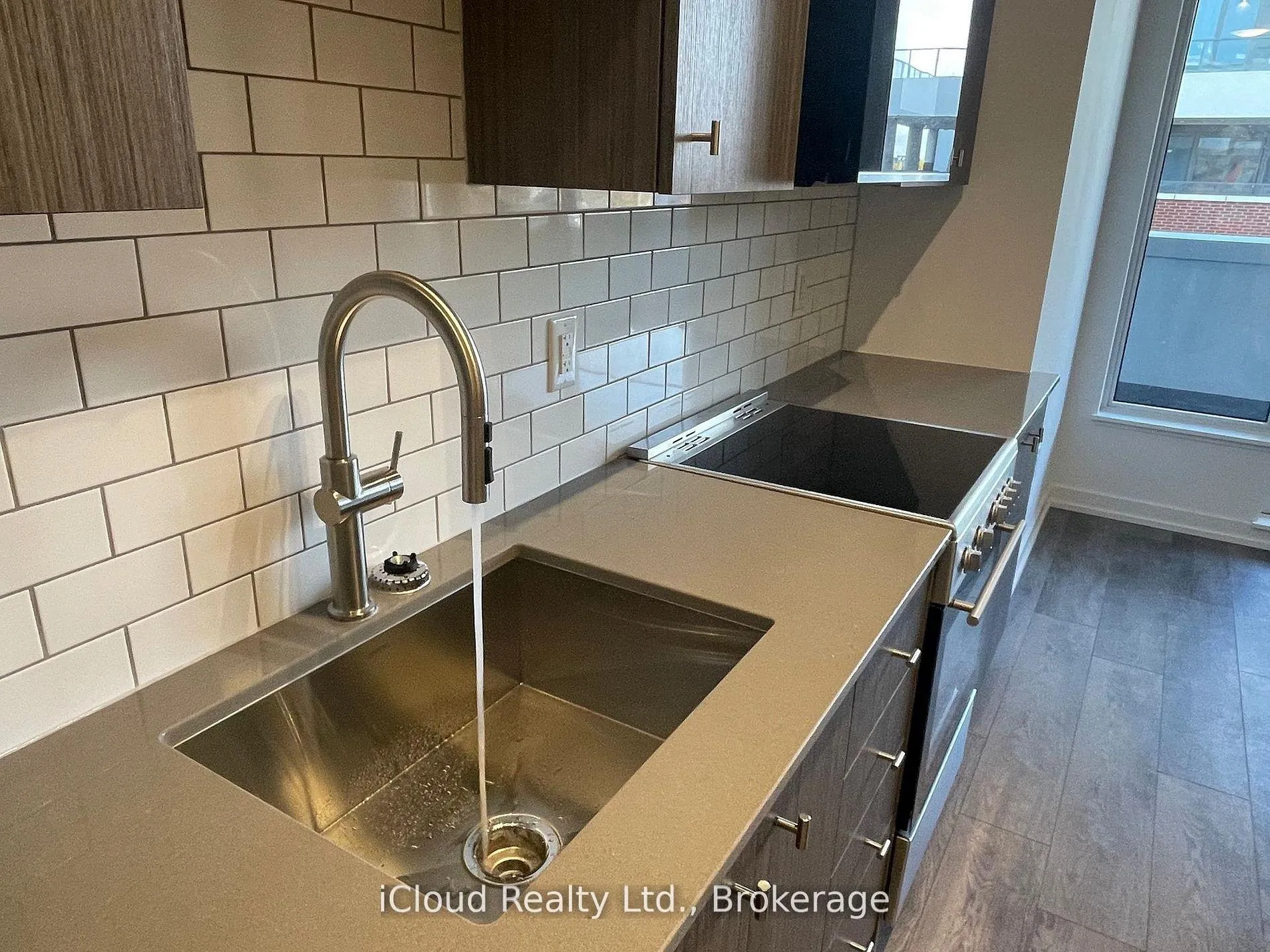 Photo 3 of Unit 202, 5 Wellington Street, Kitchener, Cherry Hill — HOMEH