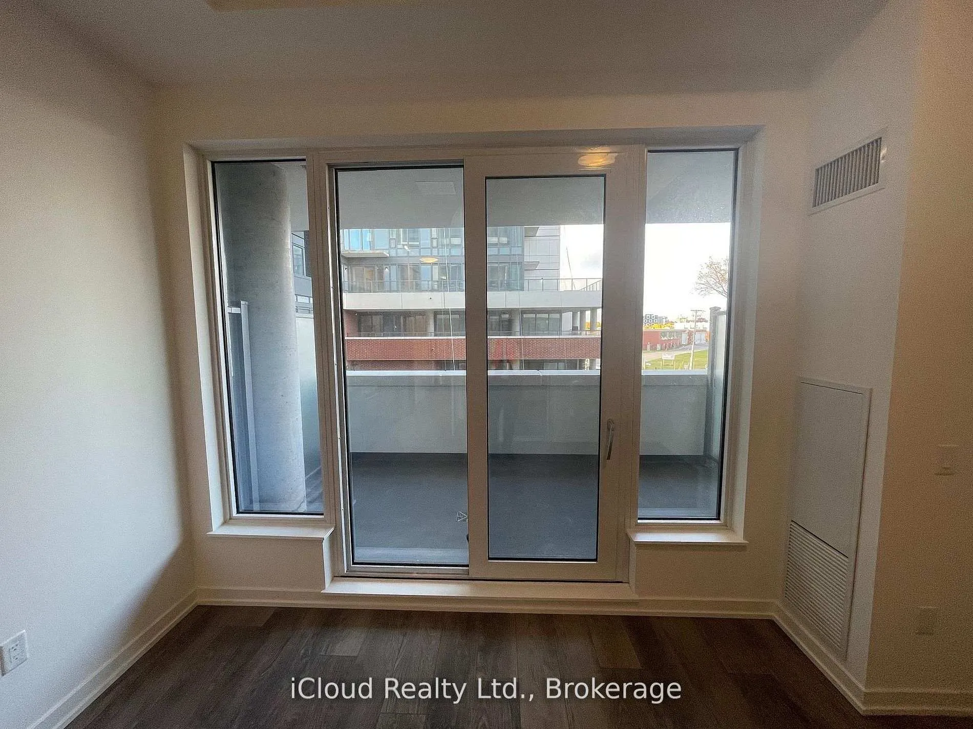 Photo 5 of Unit 202, 5 Wellington Street, Kitchener, Cherry Hill — HOMEH