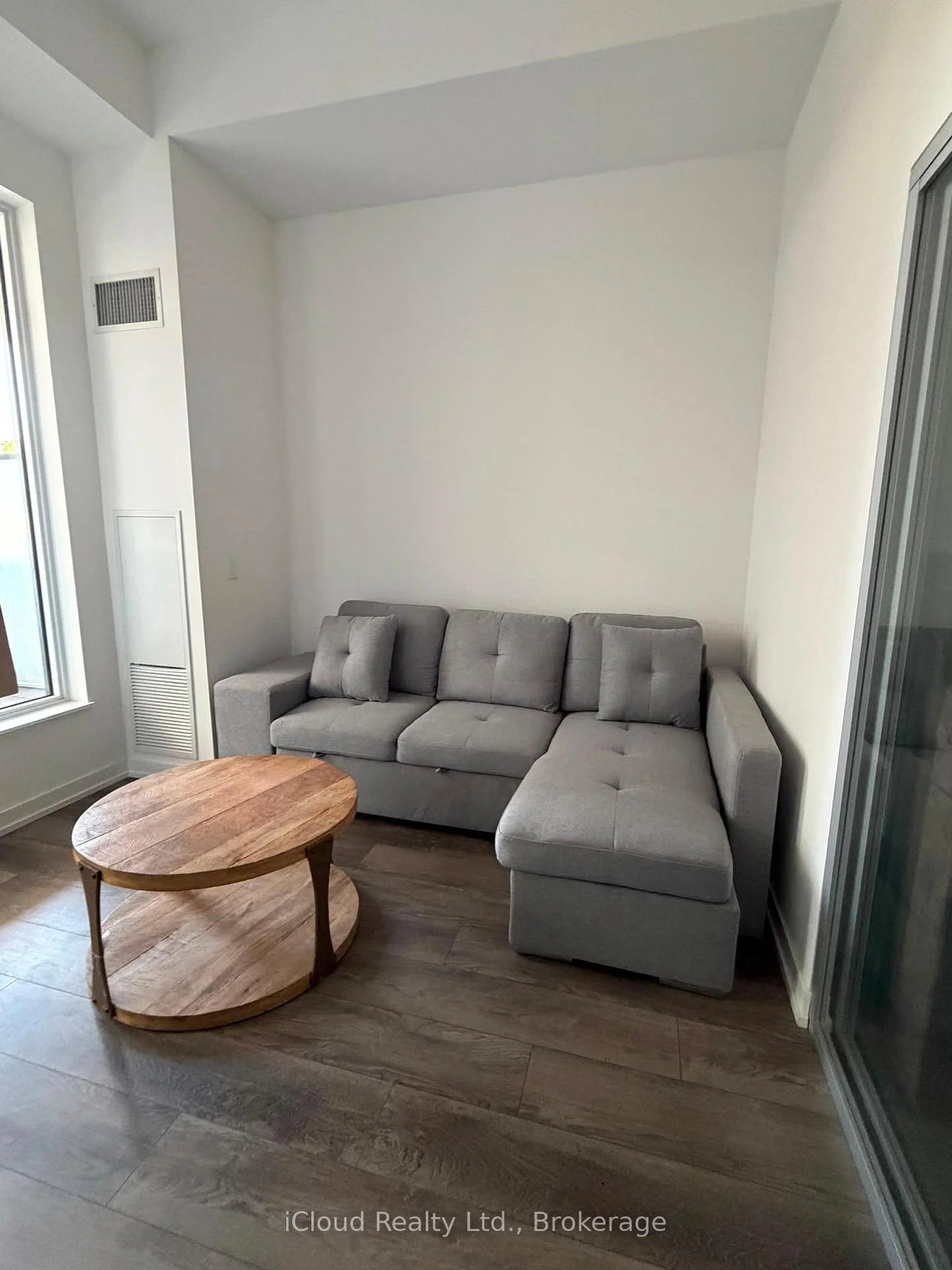Photo 6 of Unit 202, 5 Wellington Street, Kitchener, Cherry Hill — HOMEH
