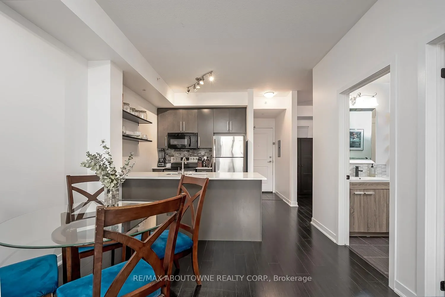 Photo 9 of Unit 116, 5010 Corporate Drive, Burlington, Uptown — HOMEH