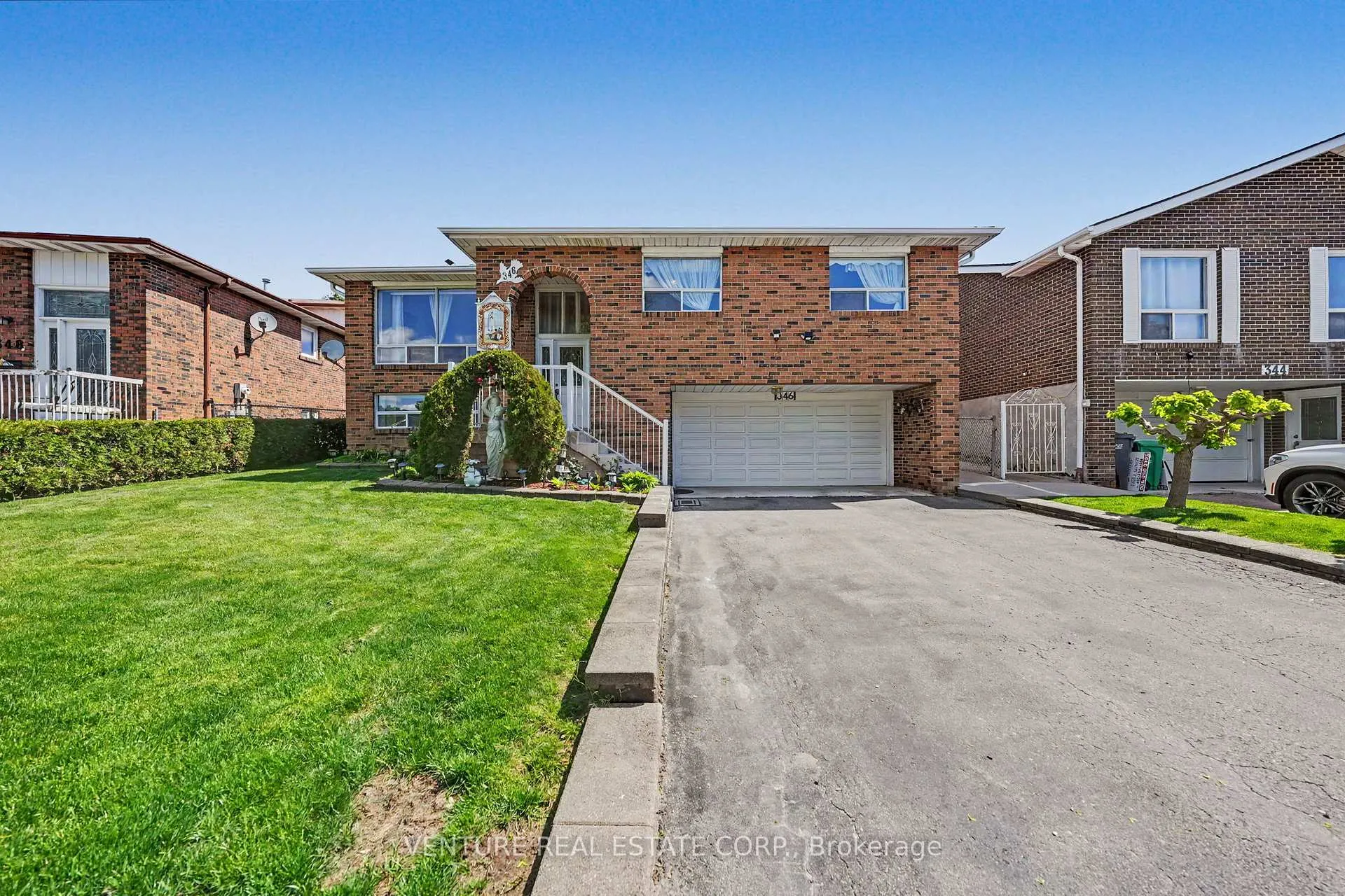 Photo 8 of 346 Centre Street N, Brampton, Brampton North — HOMEH