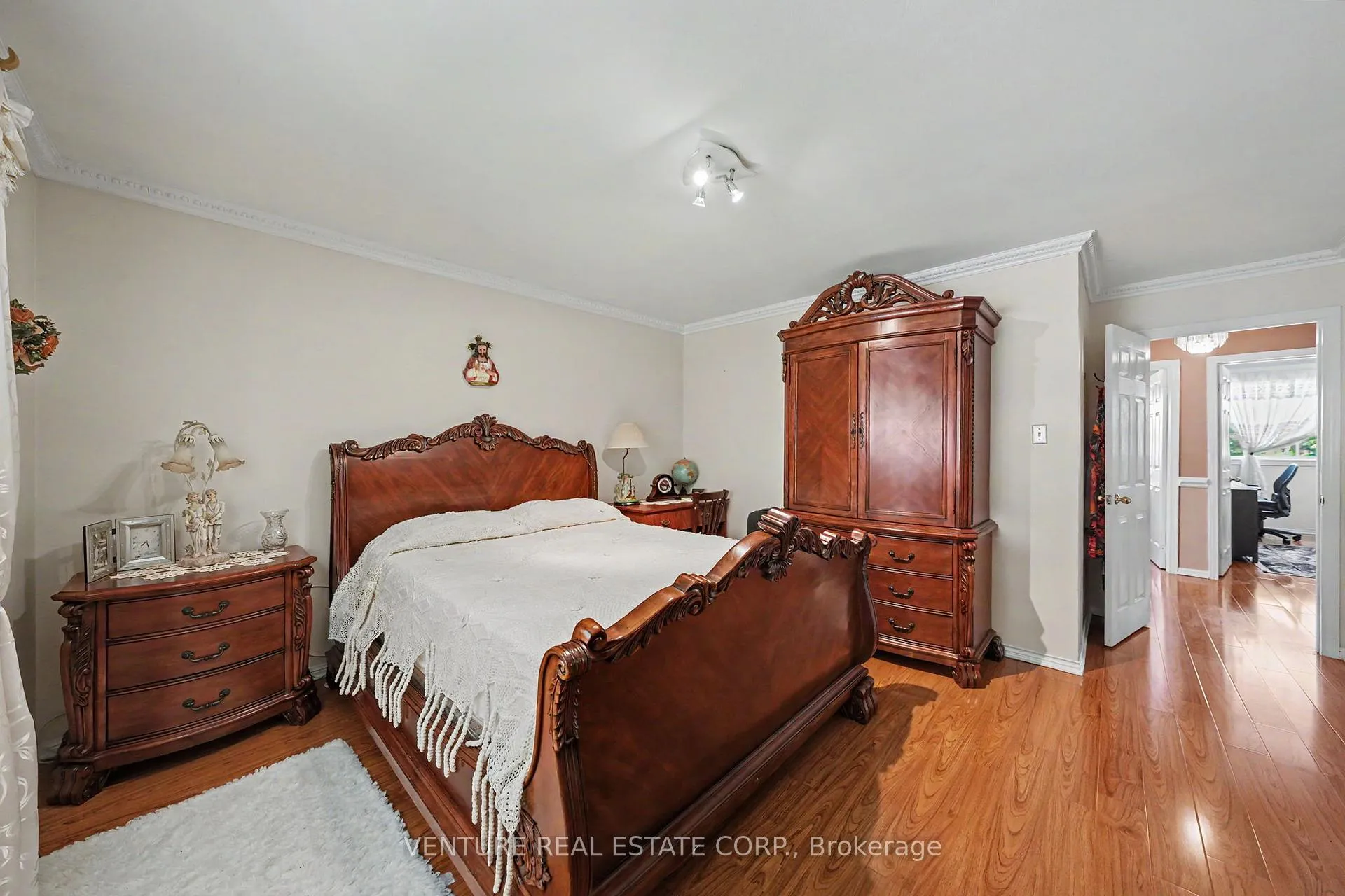 Photo 31 of 346 Centre Street N, Brampton, Brampton North — HOMEH