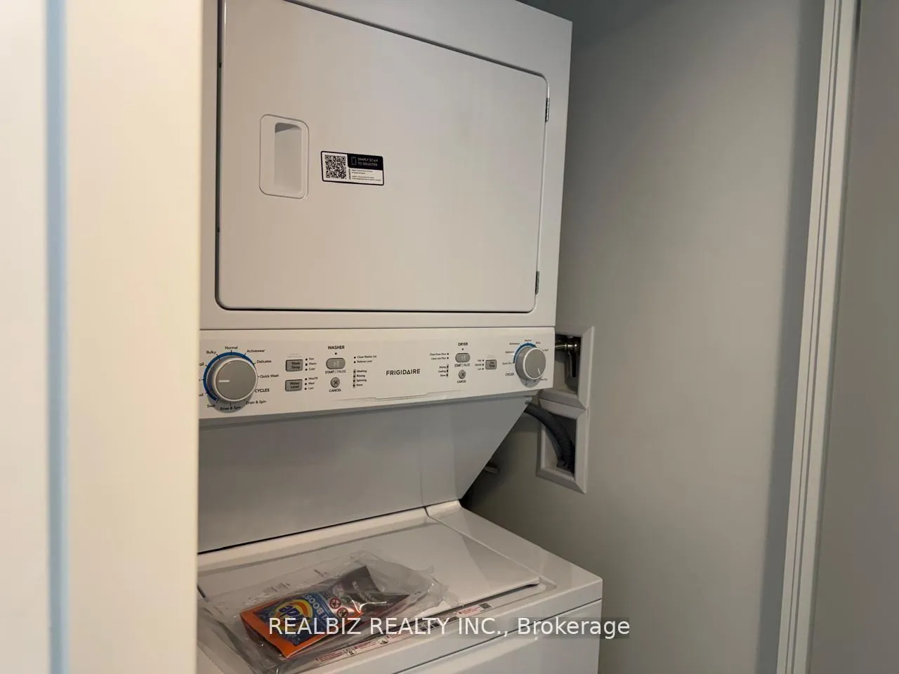 Photo 5 of Unit 902, 1010 Sandy Beach Road, Pickering, Bay Ridges — HOMEH