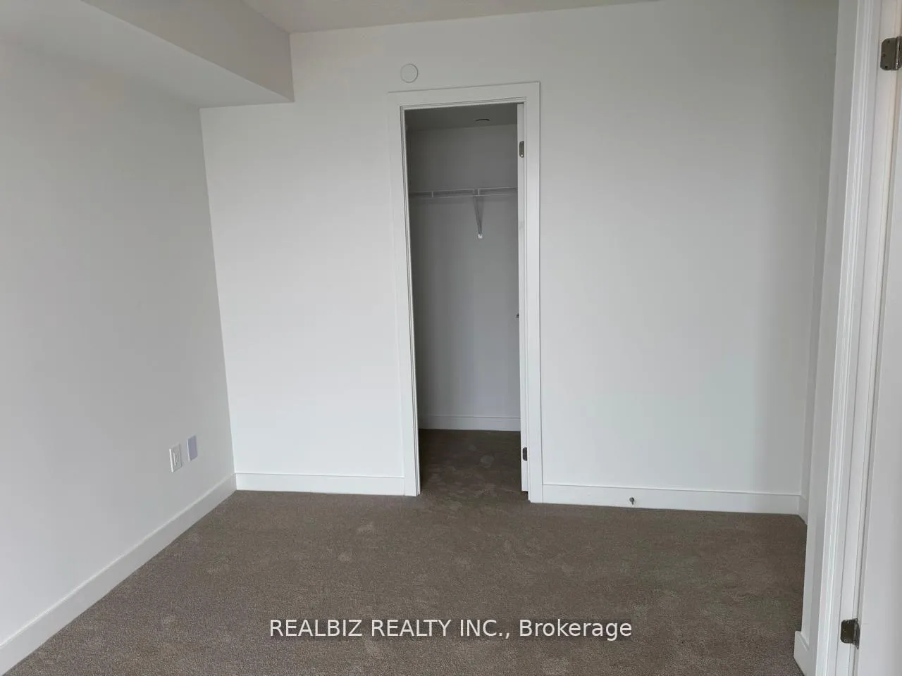 Photo 7 of Unit 902, 1010 Sandy Beach Road, Pickering, Bay Ridges — HOMEH