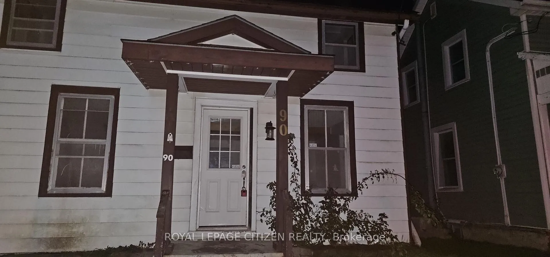 Front of 90 Mill Street W