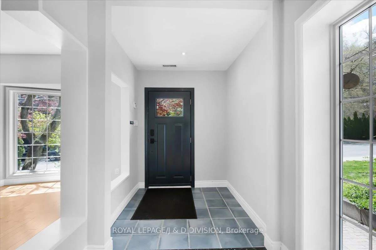 Photo 4 of 73 Astley Avenue, Toronto, Rosedale-Moore Park — HOMEH