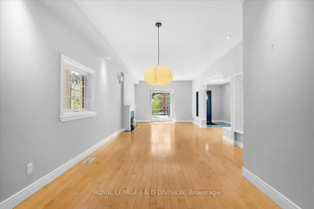 Photo 5 of 73 Astley Avenue, Toronto, Rosedale-Moore Park — HOMEH
