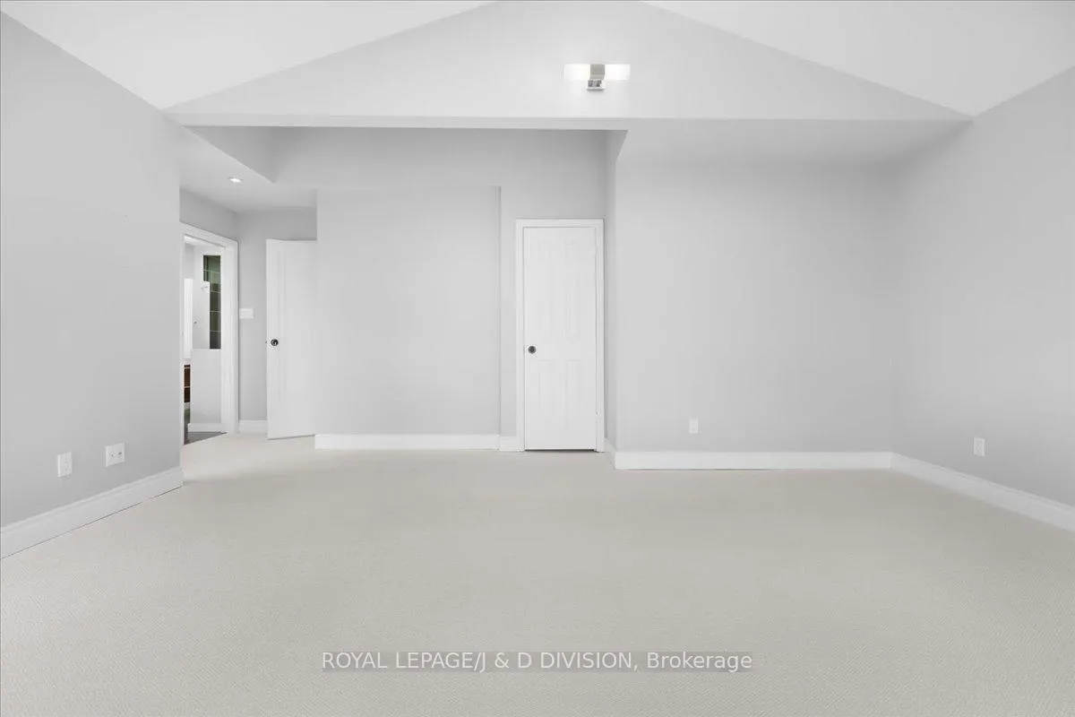 Photo 17 of 73 Astley Avenue, Toronto, Rosedale-Moore Park — HOMEH
