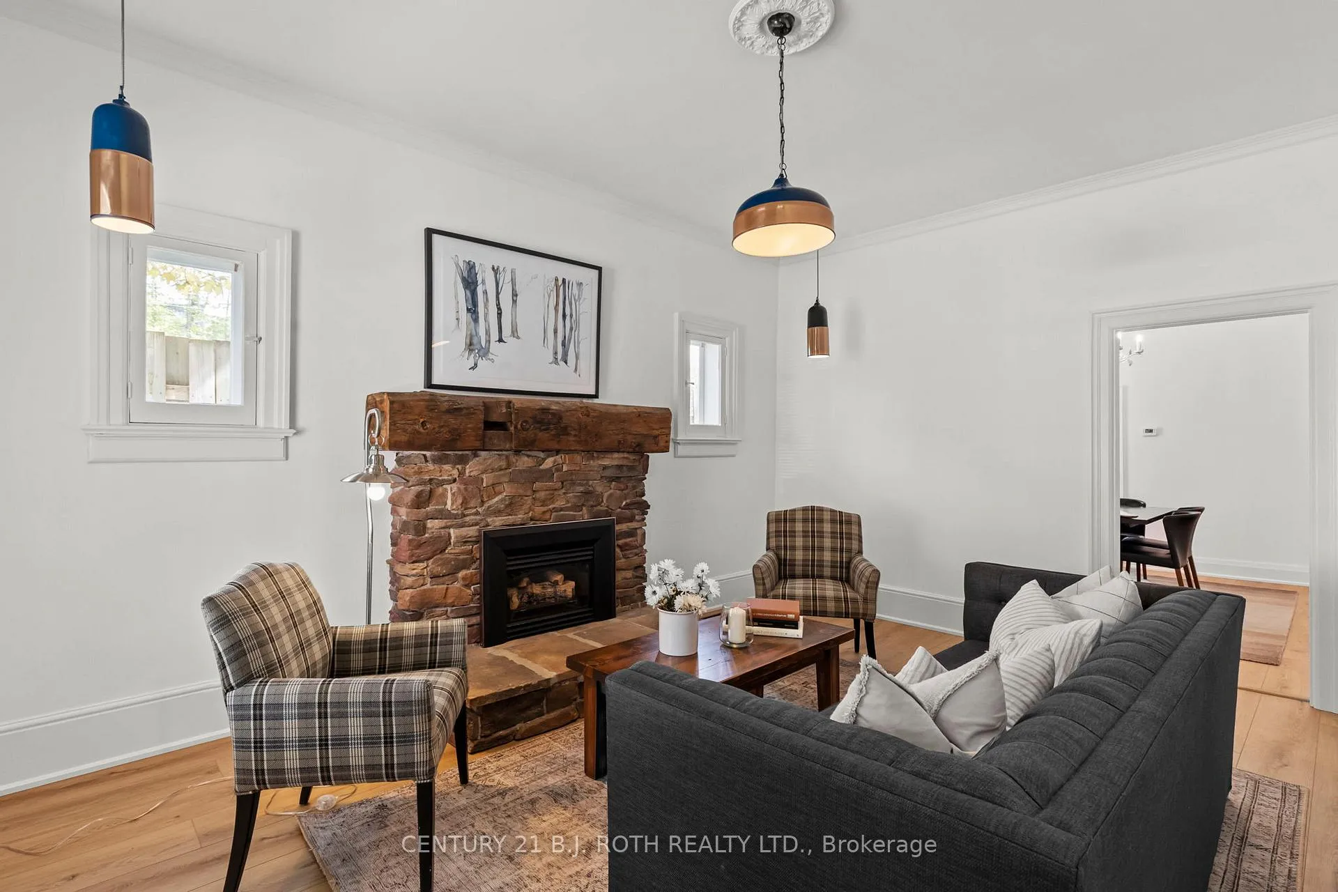Photo 6 of 13 Nelson Square E, Barrie, North Shore — HOMEH
